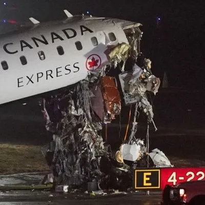 Accident terrible, à LaGuardia à New-York