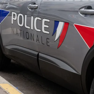 Pas de Calais : ils s'encastrent en voiture dans la façade d'une...