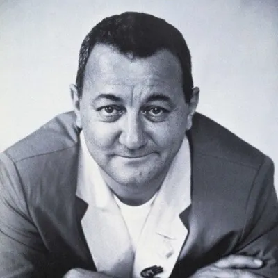 Opio rend hommage à Coluche, 40 ans après sa disparition
