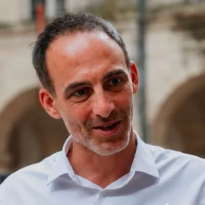 Présidentielle 2027 : Raphaël Glucksmann pourrait officialiser sa...