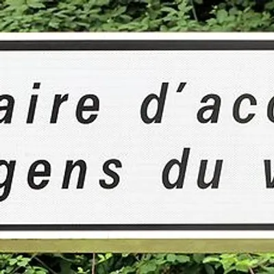 Vence : les caravanes installées dans le bois de la Sine ont quitté...