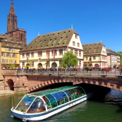 Strasbourg : un bateau touristique immobilisé après un choc sur l’Ill