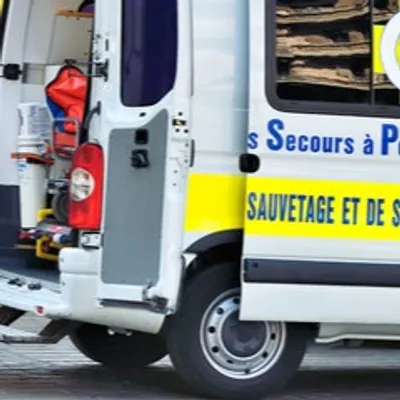 Tragique sortie de route sur l’A35 : un jeune homme de 19 ans décède