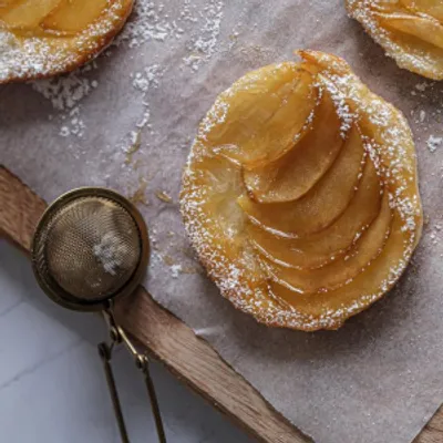Tarte tatin aux pommes et à la confiture d’asperges