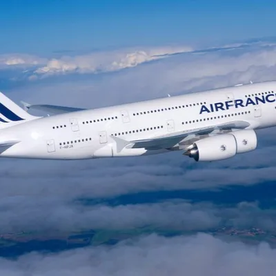 Vol Paris-Ajaccio : un avion contraint d’atterrir en urgence après...