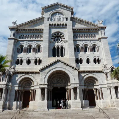 Monaco : le curé de la cathédrale condamné pour harcèlement moral