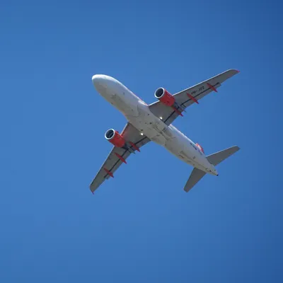 Collision évitée à l’aéroport de Nice : l’enquête judiciaire touche...