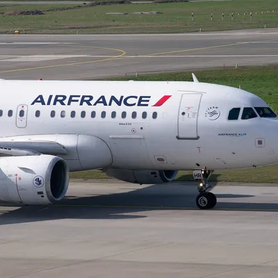 Air France suspend provisoirement ses vols vers Dubaï face aux...