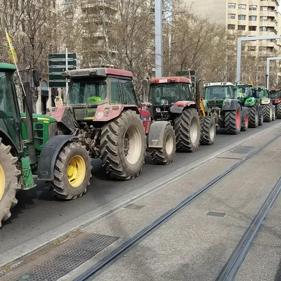 Colère agricole : des centaines de tracteurs attendus dans Paris