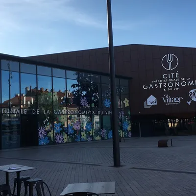 Le Village de la Cité de la gastronomie placé en redressement...