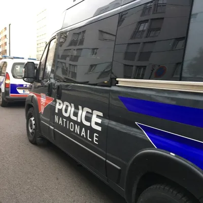Blocus au Lycée Le Castel : syndicats et élus de gauche soutiennent...