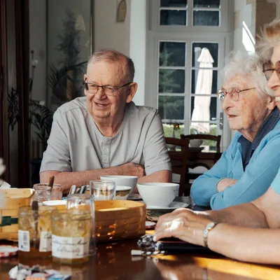 L’association « Les Petits Frères des Pauvres » organise un repas...