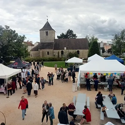 Chevigny-Saint-Sauveur : les marchés artisanaux nocturnes font leur...