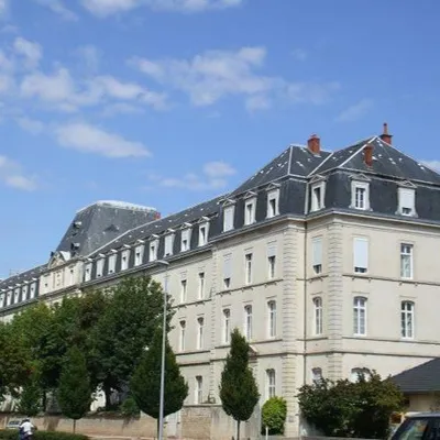 À Dijon, une exposition célèbre les 80 ans du Secours Catholique