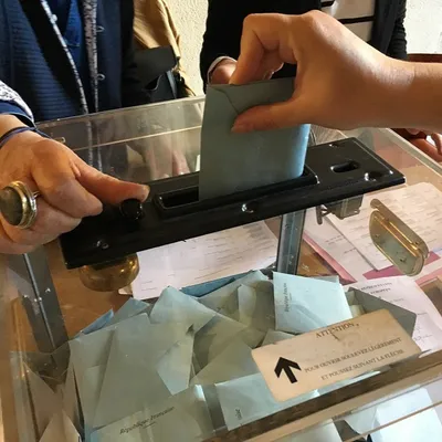 Municipales 2026 : 373 000 électeurs attendus aux urnes en...