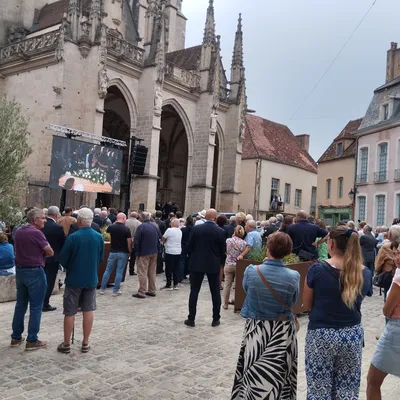 Obsèques de François Patriat : « Il était la Bourgogne aussi »,...