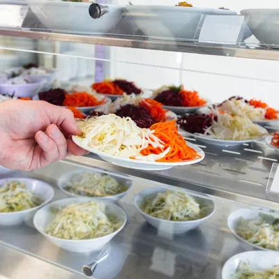 Restauration scolaire : le projet “Chouette Cantine” tend à...