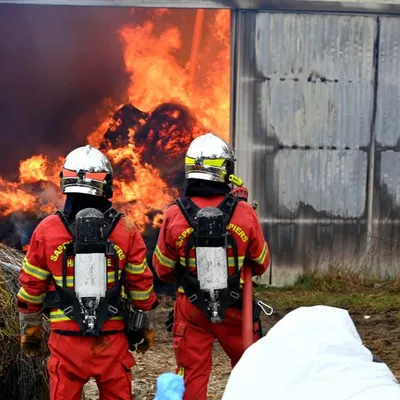 Haute-Vienne : un hangar agricole ravagé par les flammes