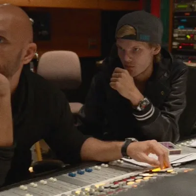 Stories on stories  Toujours dans l'intimité du studio avec avicii