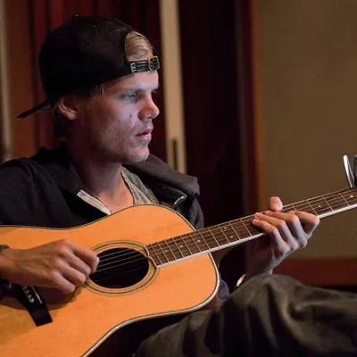 Avicii: le dernier épisode de la mini série dévoilé et un mégamix...