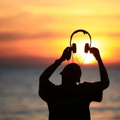 Et pour vous, c’est quoi le son électro de l’été ?