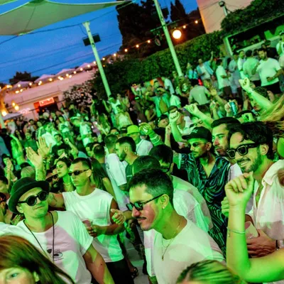 IBIZA: MANUMISSION RESUCITA EL ESPÍRITU LIBRE DE LA ISLA