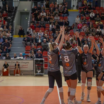 "Parle, ta bouche ne te sert pas qu'à sucer" : Emmanuel Dumortier,...