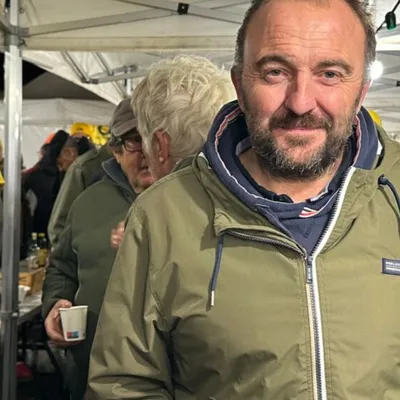 Agriculteurs en colère : actions symboliques contre les centres des...