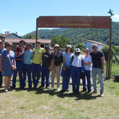Un nouveau portique pour les jardins partagés de Saint-Girons