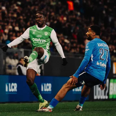Ligue 2 : fin de série pour les Verts, qui s’en sortent bien