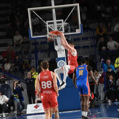 Basket : la Chorale déroule, le SCABB en déroute