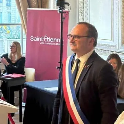 Régis Juanico officiellement maire de Saint-Etienne