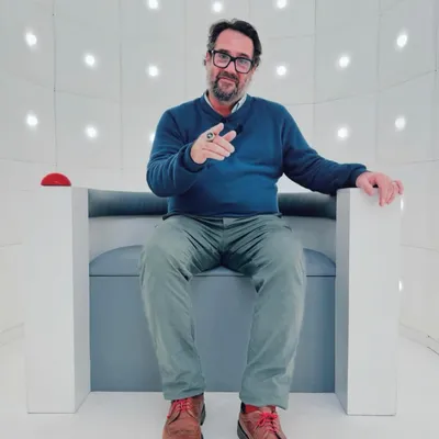  L’humoriste stéphanois Jason Chicandier va participer à un défi...