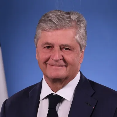 Ce ministre débarque dans la Loire : On vous explique pourquoi