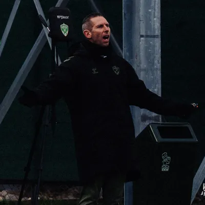 L'ASSE met à pied l'entraîneur de l'équipe féminine à titre...