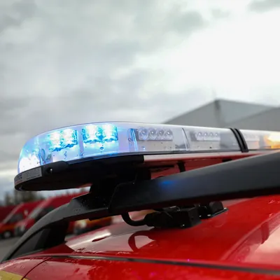 Pas-de-Calais : une voiture termine sa course dans la façade d'une...
