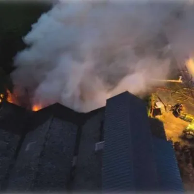 Un bâtiment agricole prend feu à Dennebroeucq (62)