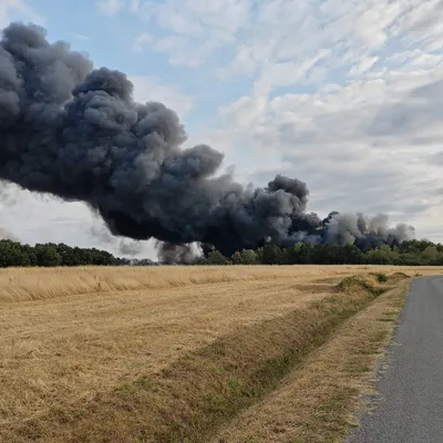 137 sapeurs-pompiers mobilisés sur un violent incendie à Saint-Lys