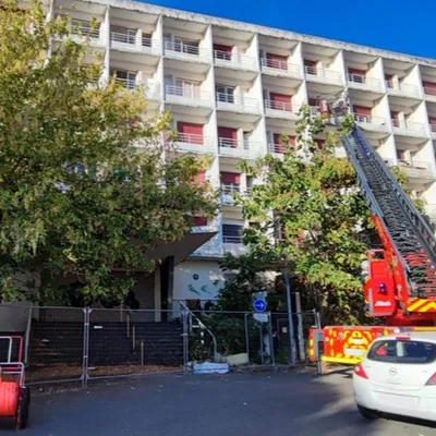 Violent feu à Toulouse : plusieurs personnes ont sauté par les...