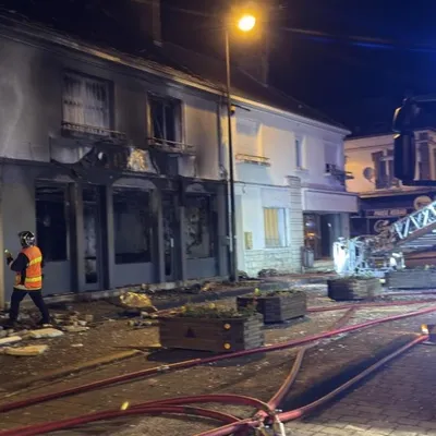 Un restaurant ravagé par un incendie