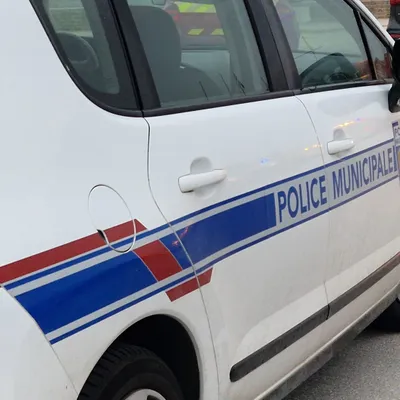 Saint-Pol-sur-Mer : il percute une friterie et prend la fuite