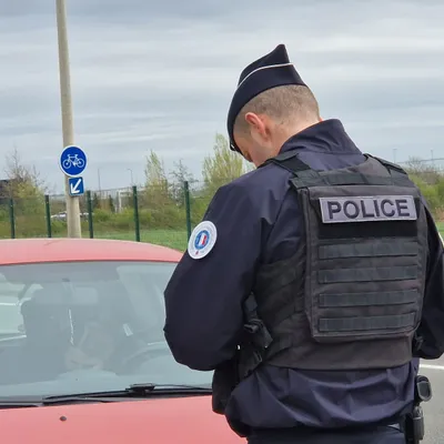 Gravelines : il fuit un contrôle routier… et cache sa voiture...