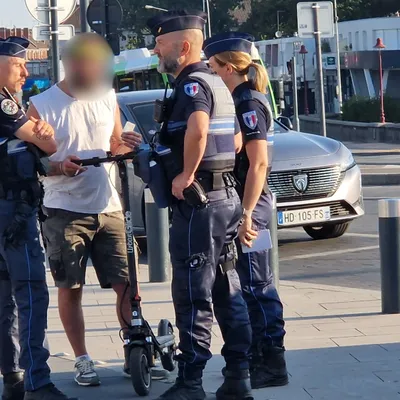 Casque en trottinette électrique à Calais : "Des contrôles pour...