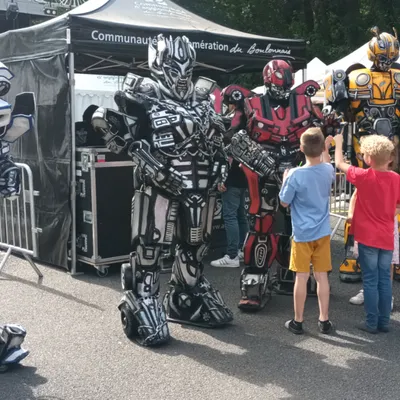 Un camp américain, Mario Kart et des concerts :...