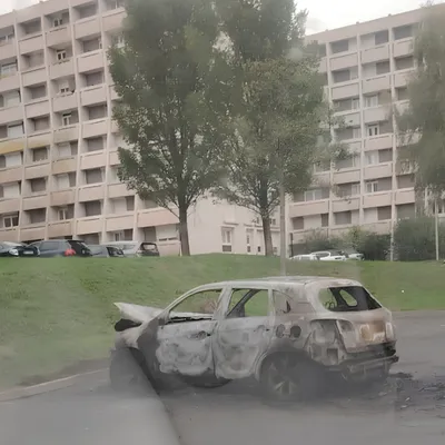 Boulogne-sur-Mer : trois véhicules détruits par le feu cette nuit