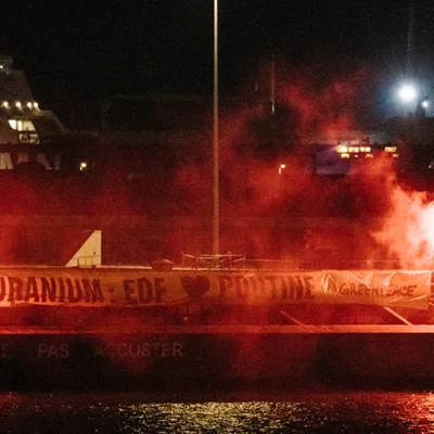 Dunkerque : Greenpeace revendique le blocage d'un cargo russe