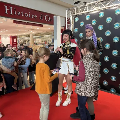 Longuenesse : des familles émerveillées devant les stars de la K-pop