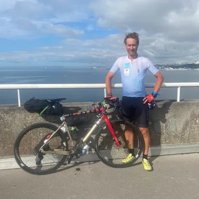 Cent ans après, il refait le mythique Tour de France de 1926... et...