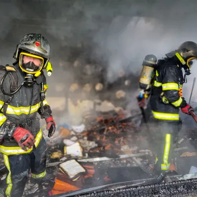 Calais : un incendie ravage un atelier de chaudronnerie