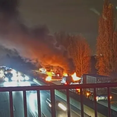 Plus de 10km de bouchons sur l'A25 : un camion brûle à hauteur de...